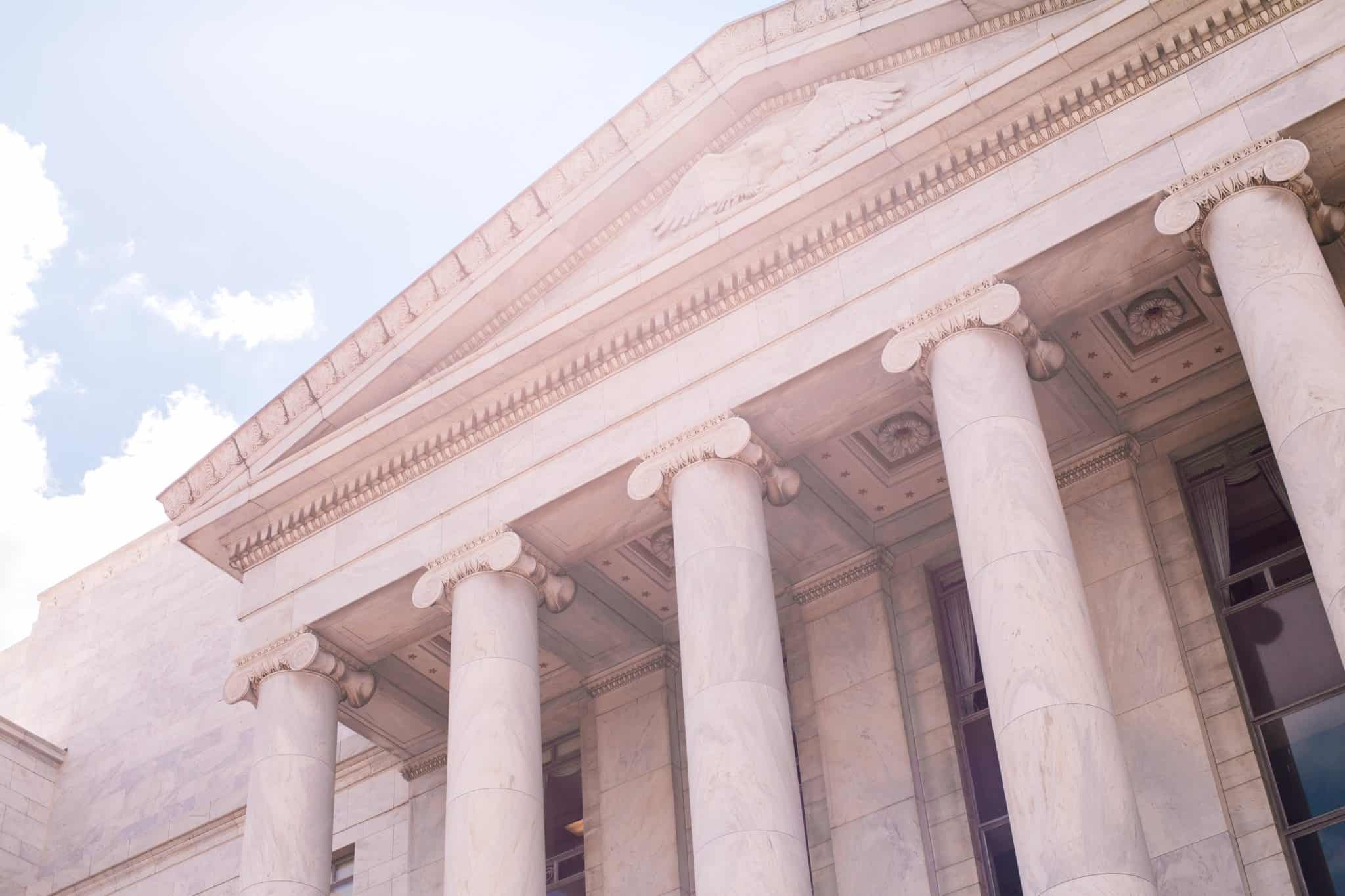 Here are 5 financial lessons from the government shutdown that we all should learn, regardless if you’re a government worker or not. The sad truths of the United States government shutdown is people rely too much of their job for their survival and they don’t have a security net. This article will show you how to prepare for the possibility of losing your job or a freeze in income. Government Shutdown Prep | #DaveRamsey | #SuzeOrman | #FIRE